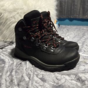 Columbia Women's Newton Ridge Lightweight Waterproof Hiking Boot red/black 6.5w